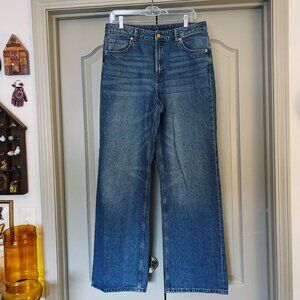H&M Divided High Rise Straight Leg Jeans Medium Wash Size 10